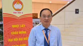 Đoàn kết lòng người, vững bước đi lên