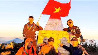 Chinh phục đỉnh Lảo Thẩn, nơi giao hòa của trời mây và đại ngàn Tây Bắc