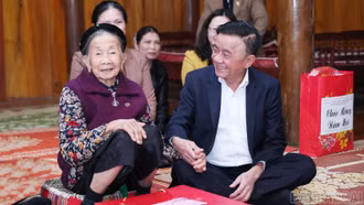 Thường trực Ban Bí thư Trần Cẩm Tú chúc Tết Đảng bộ, chính quyền, lực lượng vũ trang và Nhân dân các dân tộc tỉnh Lào Cai