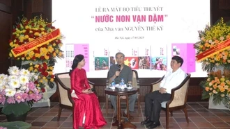 Ra mắt trọn bộ tiểu thuyết sử thi 'Nước non vạn dặm' về Chủ tịch Hồ Chí Minh