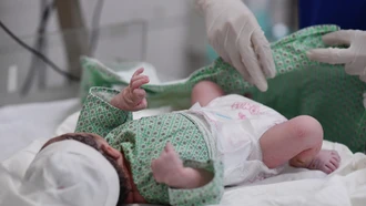 Từ hôm nay, các cặp vợ chồng được tự quyết số lượng con