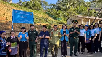 Vận động 1,8 tỷ đồng ủng hộ Chương trình "Đồng hành cùng phụ nữ biên cương" tại Lào Cai