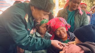 'Xuân biên phòng ấm lòng dân bản' ở Lào Cai