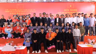 Sơ kết thực hiện Biên bản kết nghĩa hữu nghị giữa thôn Lồ Cố Chin (Việt Nam) và thôn Lao Kha (Trung Quốc)