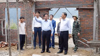 Phó Bí thư Tỉnh ủy Hoàng Giang thăm các điểm sinh hoạt tôn giáo và kiểm tra tiến độ xây nhà cho các hộ dân bị ảnh hưởng bởi thiên tai tại Sa Pa
