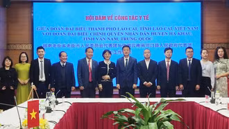 Hội đàm công tác y tế giữa thành phố Lào Cai (Việt Nam) và huyện Hà Khẩu (Trung Quốc)