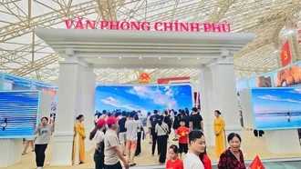 Kéo dài thời gian Triển lãm thành tựu Đất nước đến hết ngày 15/9/2025