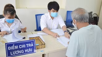 Thủ tướng chỉ đạo chi trả lương hưu tháng 5 sớm (từ ngày 25-28/4/2025)