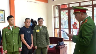 Khởi tố đối tượng đổ trái phép hơn 360 tấn chất thải xây dựng ra môi trường