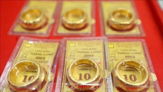 Giá vàng tiếp tục giảm