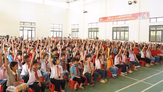 Hơn 700 học sinh tiểu học xã Khánh Yên được tuyên truyền an toàn điện