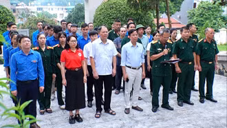 Trường Cao đẳng Lào Cai dâng hương tưởng niệm các anh hùng liệt sĩ 