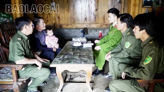 Những “lá chắn” giữ bình yên ở Phình Hồ