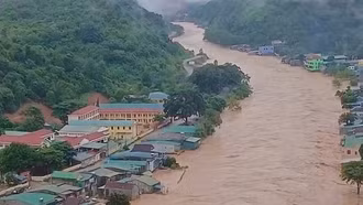 Ứng dụng khoa học, công nghệ nâng cao năng lực dự báo, cảnh báo thiên tai
