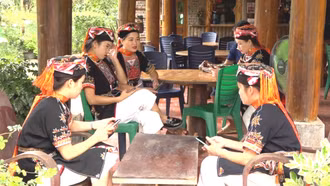 Khát vọng từ bản làng