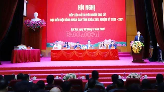 Các ứng cử viên đại biểu HĐND tỉnh khóa XVII (đơn vị bầu cử số 10 tỉnh Lào Cai) tiếp xúc cử tri, vận động bầu cử