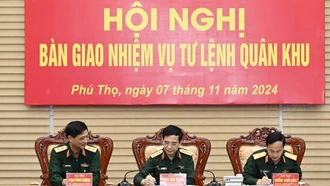 Đại tướng Phan Văn Giang chủ trì Hội nghị bàn giao nhiệm vụ Tư lệnh Quân khu 2