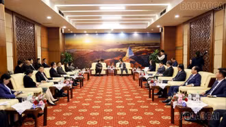 Chủ tịch UBND tỉnh Nguyễn Tuấn Anh tiếp xã giao Đoàn đại biểu châu Hồng Hà