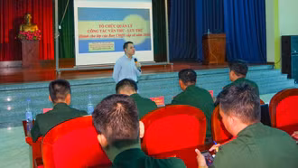 Văn phòng Bộ Quốc phòng bồi dưỡng nghiệp vụ văn thư - lưu trữ cho ban CHQS các xã thuộc Quân khu 2