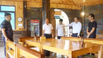 Tổ khảo sát số 3 HĐND tỉnh làm việc tại xã Hạnh Phúc