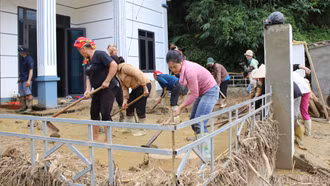 Ít Nộc vững vàng trong thiên tai