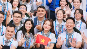 Thanh niên Việt Nam rèn tâm trong, luyện trí sáng, xây lực cường noi gương Bác Hồ