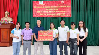 Tập đoàn PRO SPORTS hỗ trợ Bát Xát hơn 1,3 tỷ đồng khắc phục thiên tai