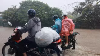 Vùng núi Bắc Bộ mưa dông từ đêm nay, nguy cơ có mưa đá