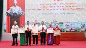 Từ 1/7: Tăng tiền thưởng với đảng viên 30 năm tuổi Đảng trở lên