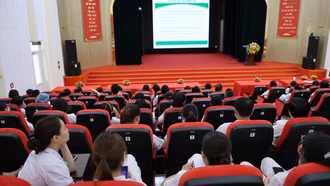 450 cán bộ y tế được tập huấn nâng cao kỹ thuật lấy mẫu bệnh phẩm xét nghiệm