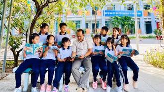 Giáo viên và học sinh chung tay tạo không gian xanh