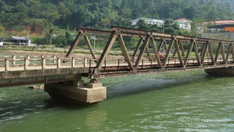 Nguy cơ tiềm ẩn từ các cây cầu sau mưa lũ