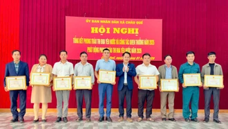 Các tập thể, cá nhân được vinh danh vì có thành tích xuất sắc trong phong trào thi đua yêu nước năm 2025 xã Châu Quế