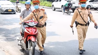 Những lỗi vi phạm bị trừ 10 điểm giấy phép lái xe máy từ 2025