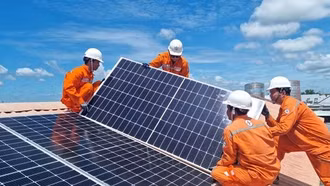 Tăng cường thực thi tiết kiệm điện và phát triển điện mặt trời mái nhà