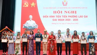 Phường Lào Cai và xã Văn Bàn khen thưởng các điển hình tiên tiến giai đoạn 2020 - 2025 