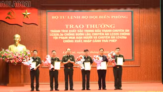 Bộ Tư lệnh Bộ đội Biên phòng trao thưởng cho các tập thể, cá nhân có thành tích xuất sắc trong đấu tranh các chuyên án