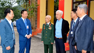 Các đồng chí lãnh đạo tỉnh dự lễ khai mạc và bỏ phiếu bầu cử đại biểu Quốc hội khóa XVI và đại biểu HĐND các cấp, nhiệm kỳ 2026 - 2031