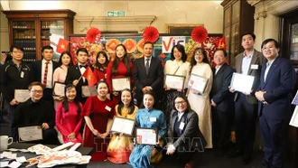 Cầu nối cộng đồng người Việt Nam ở nước ngoài với Tổ quốc