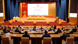 Kỳ họp thứ Sáu, HĐND tỉnh khóa XVI: Đại biểu thảo luận tại tổ nhiều nội dung quan trọng