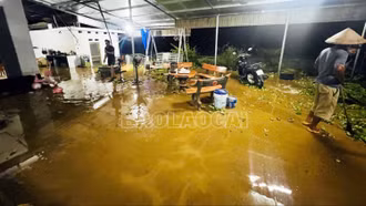 Lũ lớn trên suối Ngòi Đường khiến hơn 100 hộ dân bị ảnh hưởng