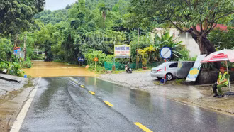 Mưa lũ sáng 12/7 gây ảnh hưởng tại một số địa phương trong tỉnh