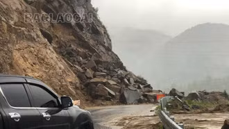 Lào Cai: Mưa lớn gây ách tắc giao thông, cuộc sống người dân bị ảnh hưởng