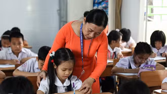 Rút đề xuất miễn học phí cho con giáo viên