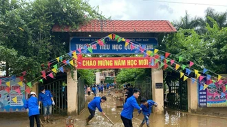 Trường Cao đẳng Lào Cai ra quân hỗ trợ người dân vùng mưa lũ