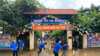 Trường Cao đẳng Lào Cai ra quân hỗ trợ người dân vùng mưa lũ