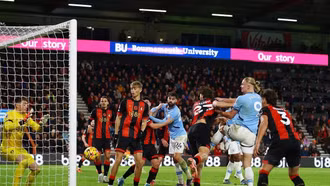 Kết quả bóng đá hôm nay 3/11: Man City thua sốc, mất ngôi đầu Ngoại hạng Anh