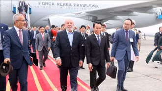 Tổng thống Brazil Luiz Inácio Lula da Silva đến Hà Nội, bắt đầu thăm cấp Nhà nước tới Việt Nam