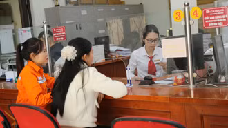 Chuyển đổi số - giải pháp hạn chế tình trạng giả danh nhân viên điện lực để lừa đảo