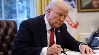 Ông Trump tuyên bố áp thuế các loại ô tô nhập khẩu từ 2,5% lên 25%